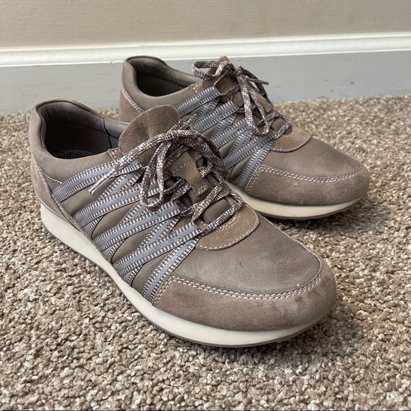 Women's Dansko Gabi Shoes - Taupe Burnished Nubuck in Size 38 - Picture 2 of 8